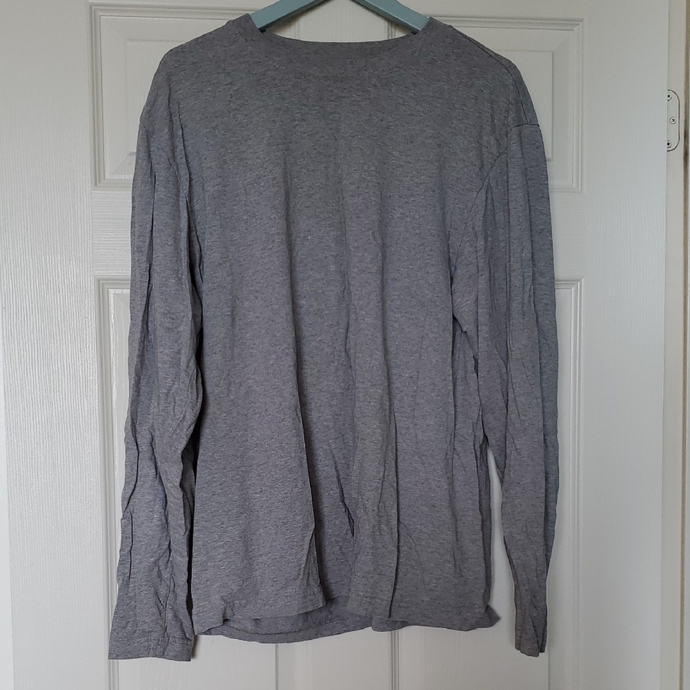 Denver Hayes Gray Long Sleeve Tee - BNWT